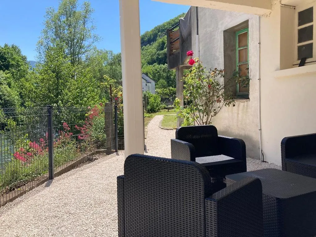 Maison 4 Personnes En Bord De Riviere Sarrancolin 0*,  France
