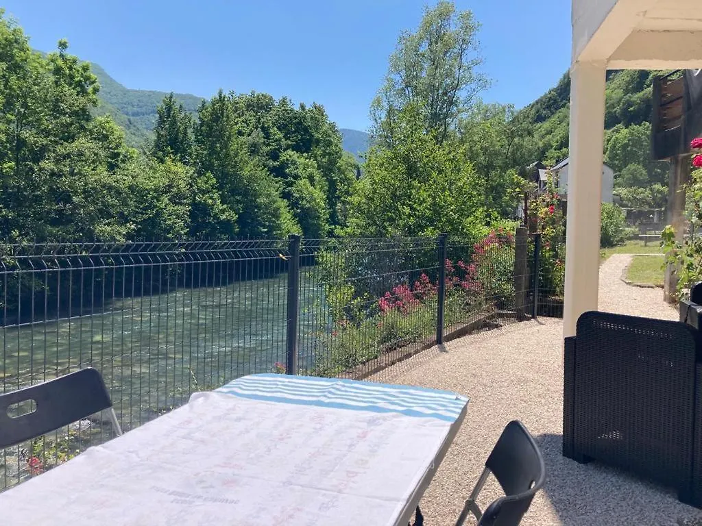 Maison 4 Personnes En Bord De Riviere Sarrancolin Holiday home