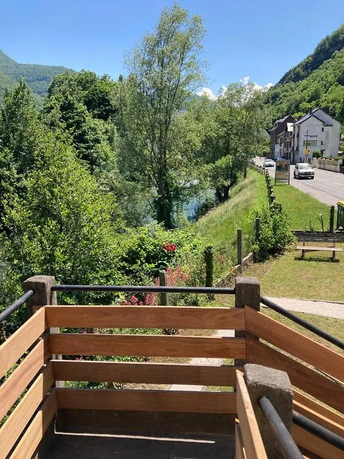 Maison 4 Personnes En Bord De Riviere Sarrancolin